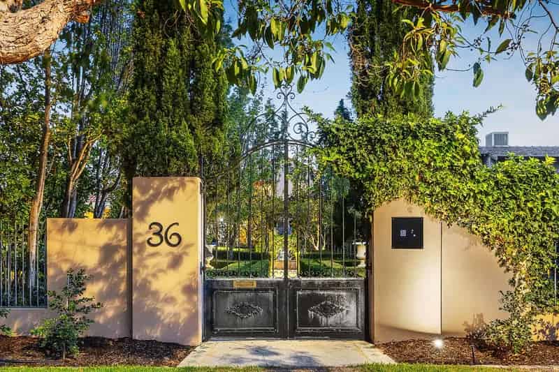 Tuscan Elegance, Dalkeith Prestige