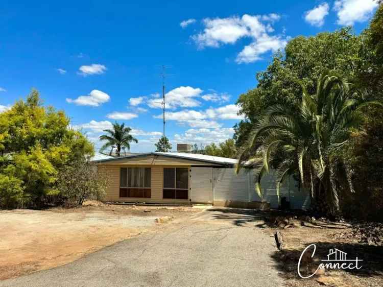 3 Bed 1 Bath Home on 3308sqm Block Northam