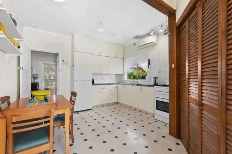 Buy Weatherboard House in Family-Friendly Location with Spacious Yard