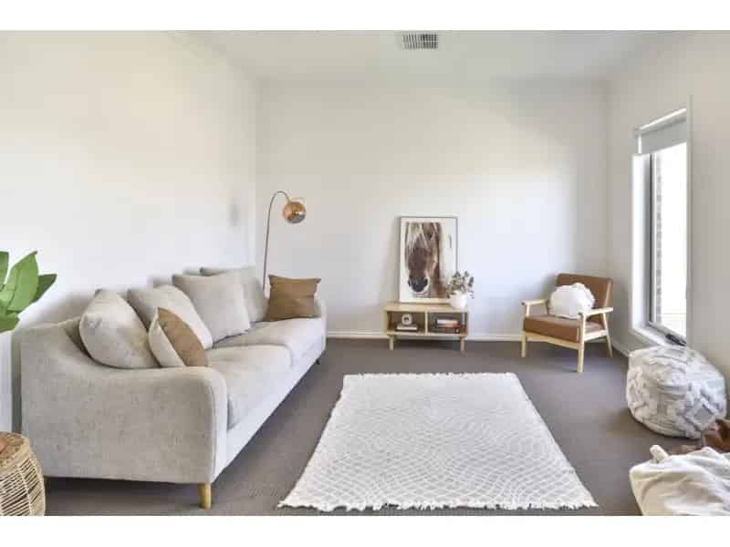 Stylish 3-Bedroom Home With Theatre Room