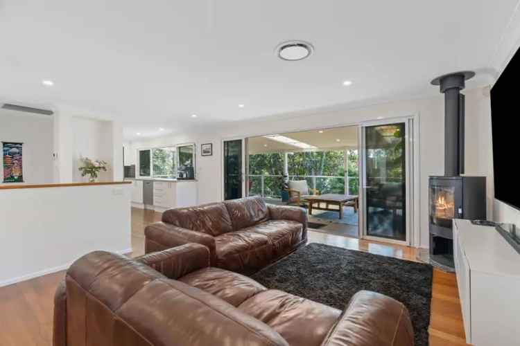 Contemporary home for rent near Avoca Beach with stunning features