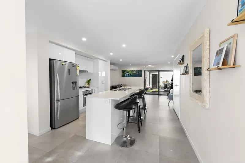 Modern Comfort Meets Coastal Convenience - Discover 6 Tim Place, Coomera!
