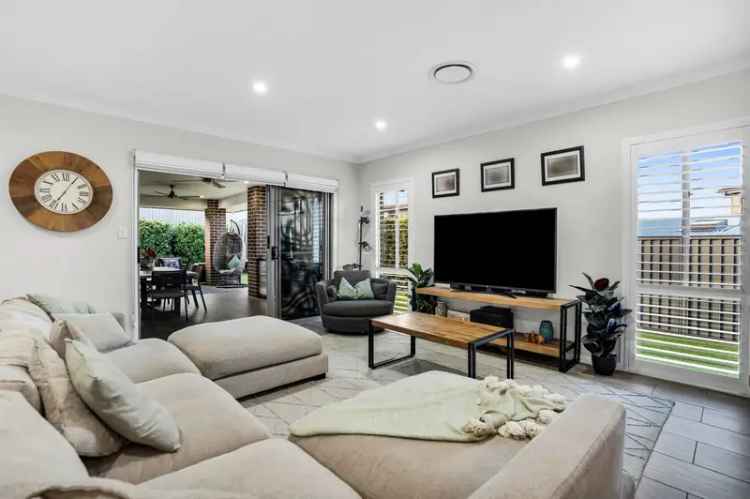 Luxury Family Home - 4+ Bedrooms - Gregory Hills NSW