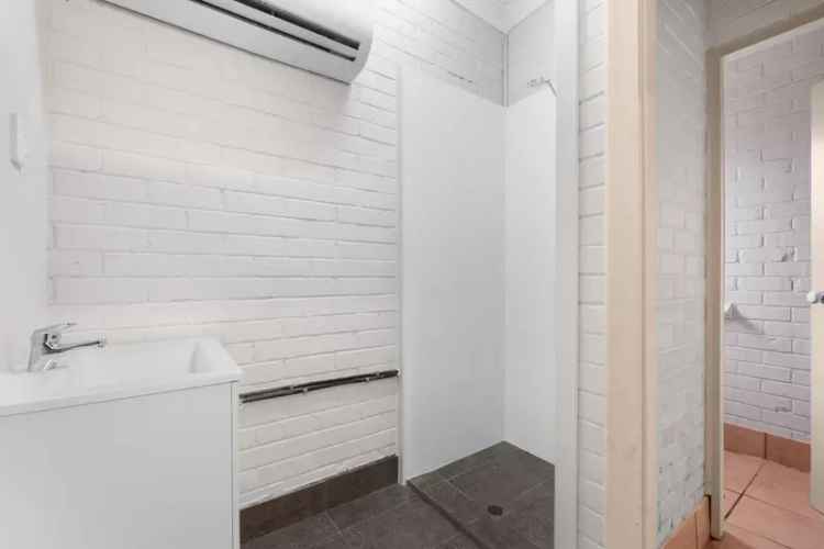 Studio Flat North Richmond NSW - Near New Kitchen and Bathroom