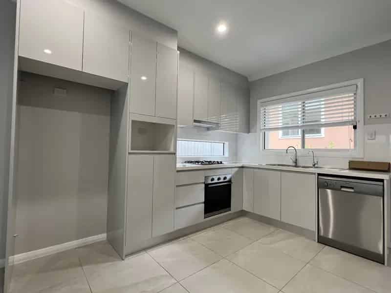 Real Estate For Lease - 10a Yirra Road - Mount Colah , NSW