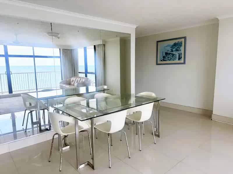 3 rooms apartment of 420 m² in Gold Coast City