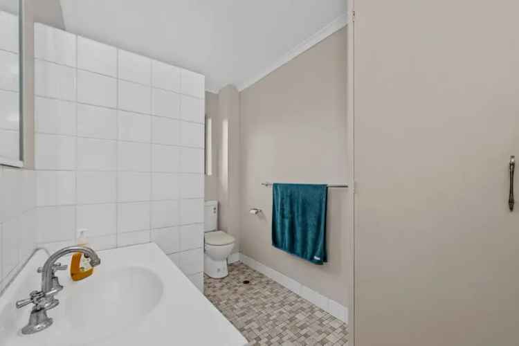 Bulimba Unit Near Oxford Street - Low Maintenance