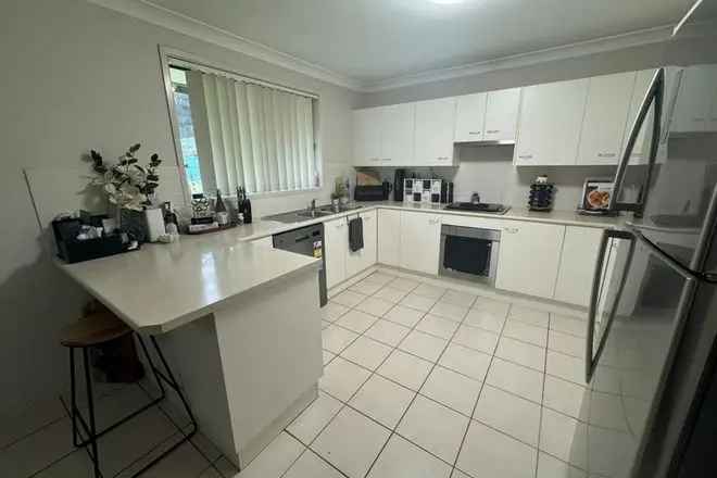 Four Bedroom House with Ensuite and Large Yard