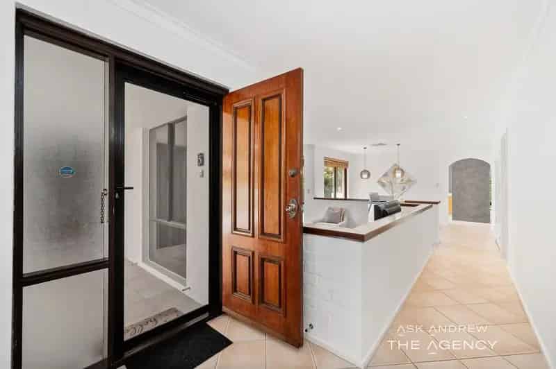 House For Sale - 5 Connelly Way, Booragoon WA 6154