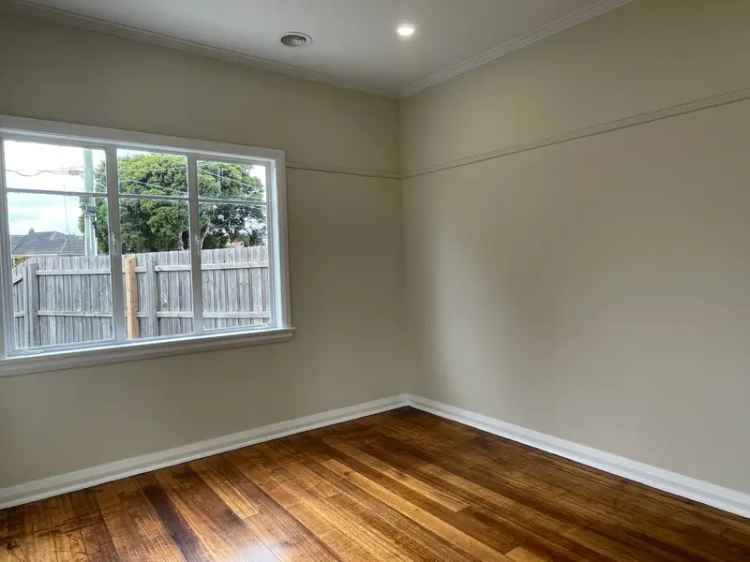 Buy house in Lalor with modern features and spacious backyard