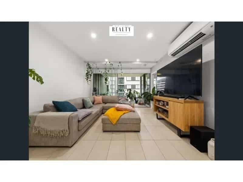 🌟 Luxurious Apartment Rental Opportunity In South Brisbane! 🌟