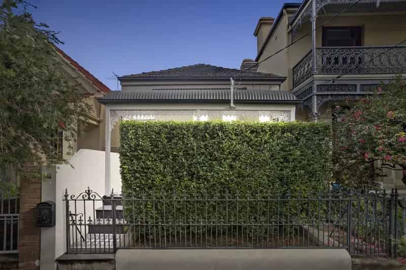Lease Freestanding Residence in Stanmore with Private Yard