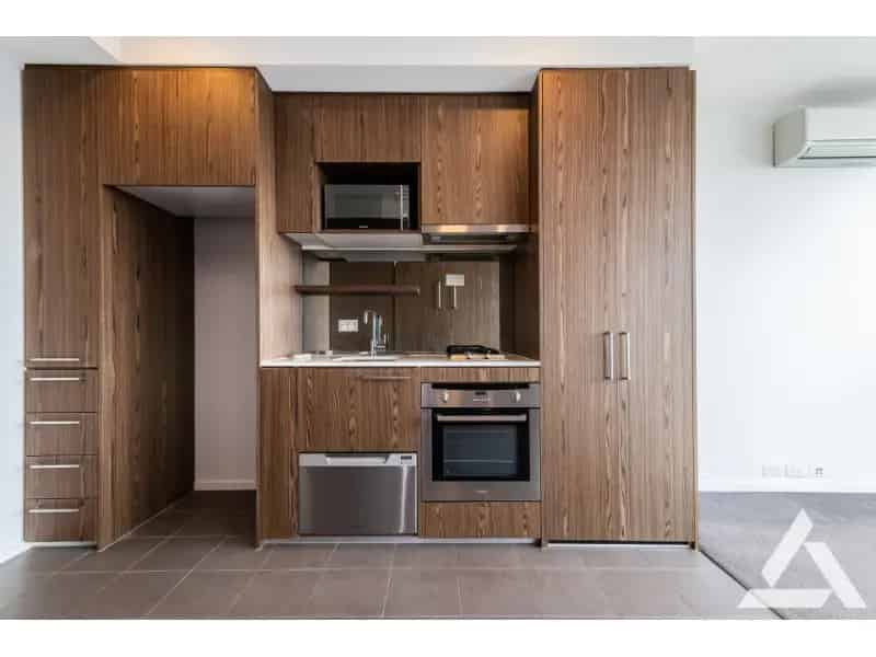 Low-Maintenance Studio Luxury