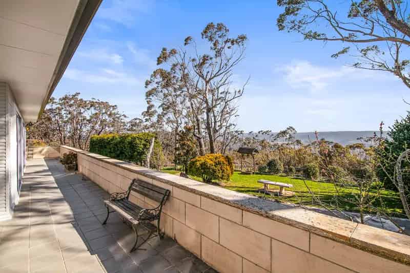 Rent Large Home with Stunning Views in Katoomba