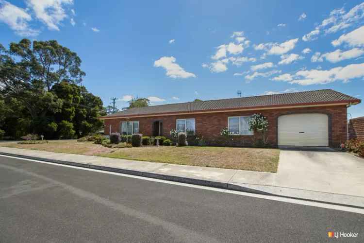 Family Home in Quiet Central Location