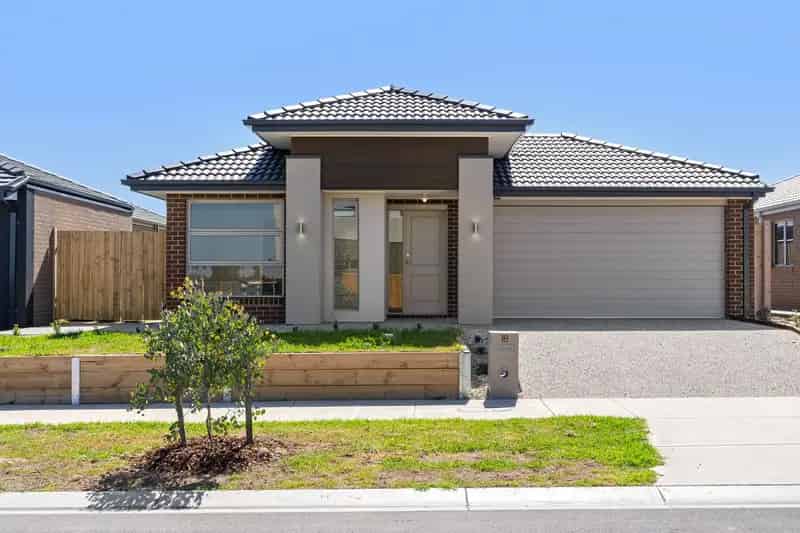 Real Estate For Lease - 18 Spire Crescent - Beveridge , VIC