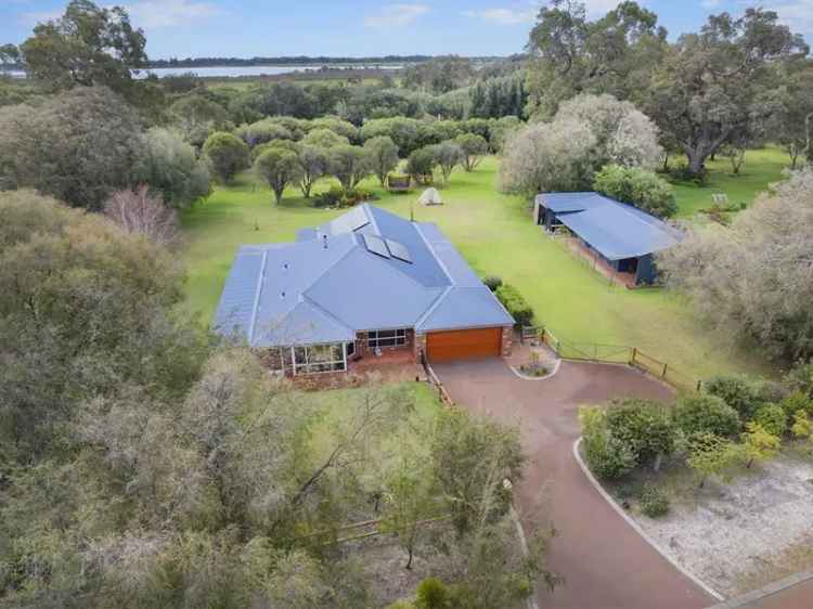 4 Bed 2 Bath Country Home near Busselton