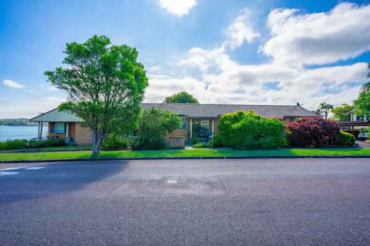 Portfolio Sale - Impressive block of units with expansive Lake Macquarie views on large block