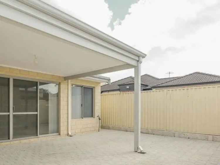 Modern Rivervale Triplex - Ducted AC, Open Plan Living, Double Garage