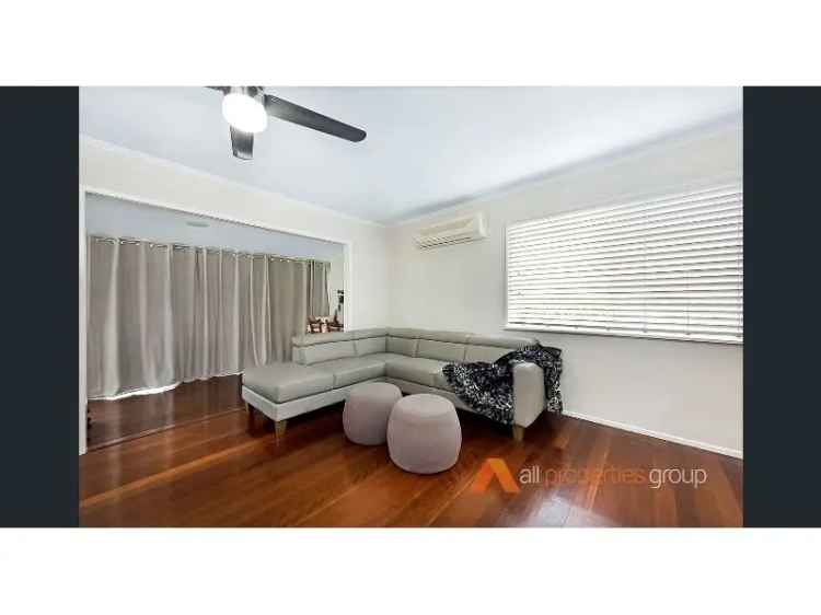 3 Bedroom House for Lease - New Carpet, Air Con, Pool