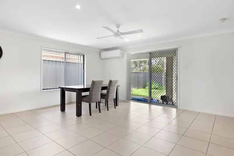 Real Estate For Lease - 25 Radiant Avenue - Largs , NSW