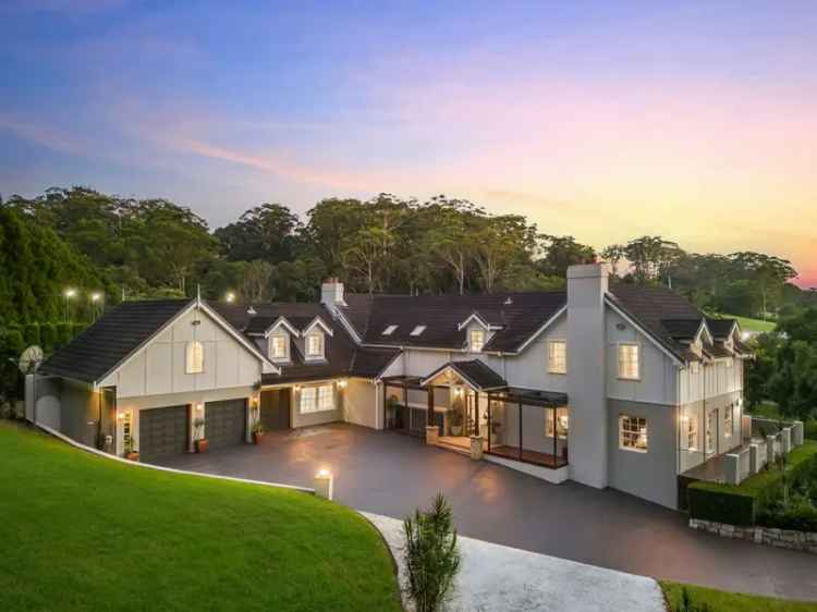 Breathtaking Coastal Estate: Luxury Living near Terrigal Beach