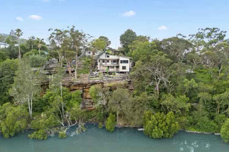 Waterfront Property with Stunning Views Modern Residence