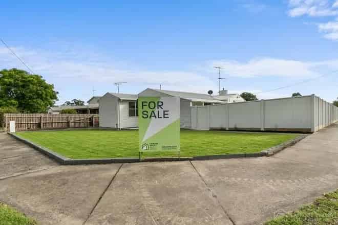 House For Sale , 2, Malnham Crescent, City of Latrobe, Victoria