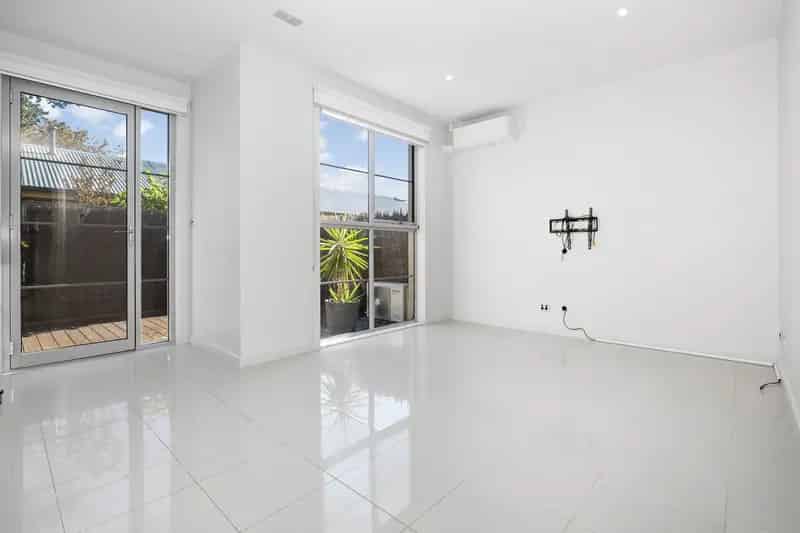 House For Rent , 14, Parkmore Road, Melbourne, Victoria