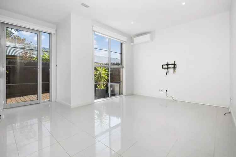 House For Rent , 14, Parkmore Road, Melbourne, Victoria