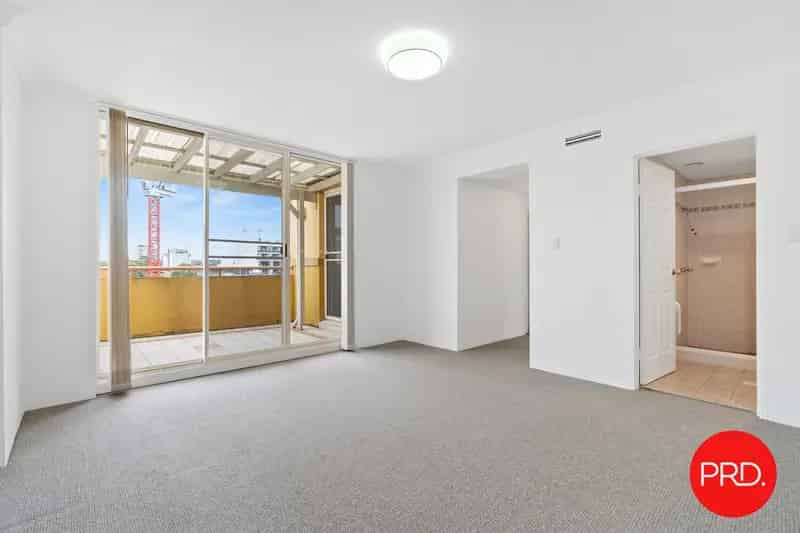 LARGE APARTMENT IN THE HEART OF KOGARAH!