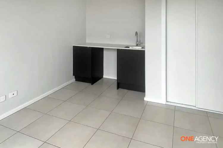 2 Bedroom 2 Living Room House 134m² Melbourne