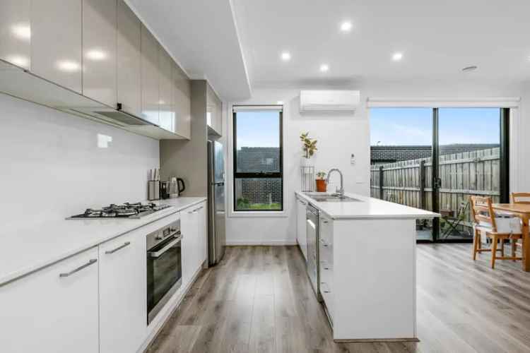 Stylish townhouse for sale in Point Cook with modern features