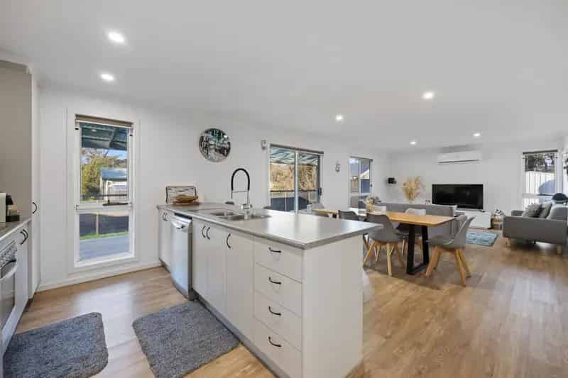 Tranquil Coastal Living at 36 Crichton Crescent