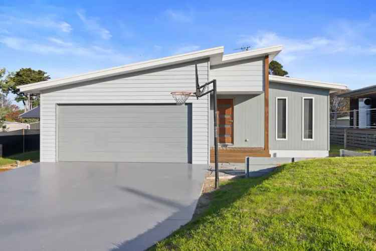 Tranquil Coastal Living at 36 Crichton Crescent