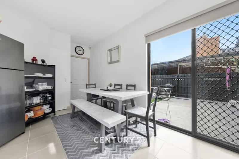 1/10 Cullimore Court, Dandenong VIC 3175 - Townhouse For Sale