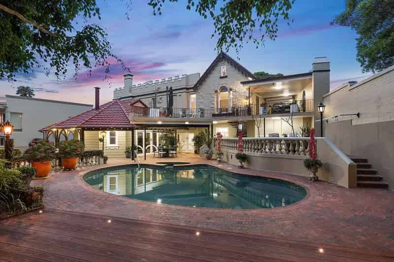 'Ellesmere' - A Grand Character Residence Sprawling 1200m²