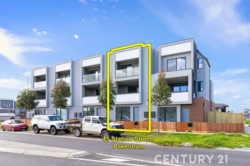 45 Station Street, Pakenham VIC 3810 - Townhouse For Sale