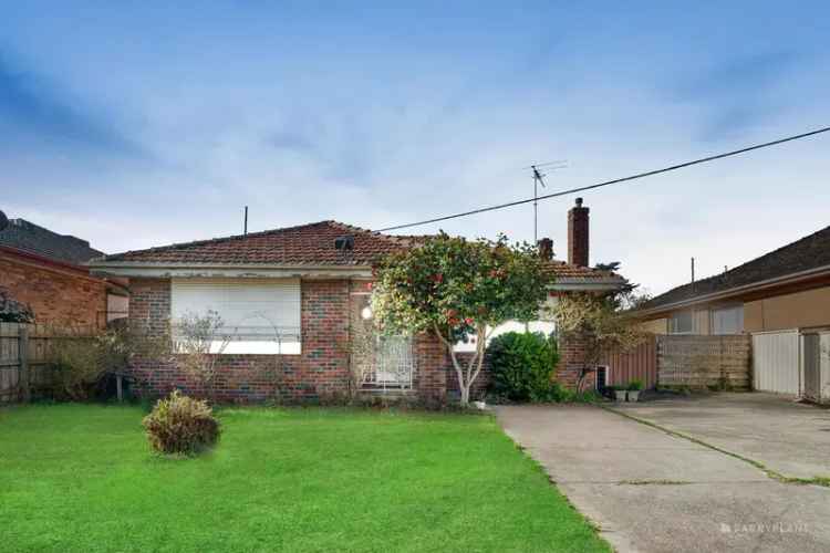 Buy House in Pascoe Vale with Development Potential and Convenient Amenities