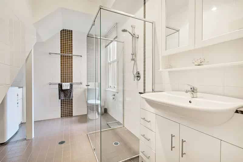 Lease Terrace with Three Bedrooms in Alexandria NSW