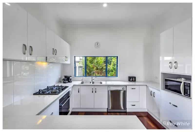 Stunning Split-Level Home with Panoramic Ocean Views - 4 Macaulay Way, Pacific Heights