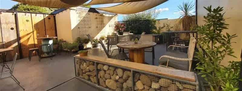 Popular restaurant/cafe/deli and freehold property ($990000)
