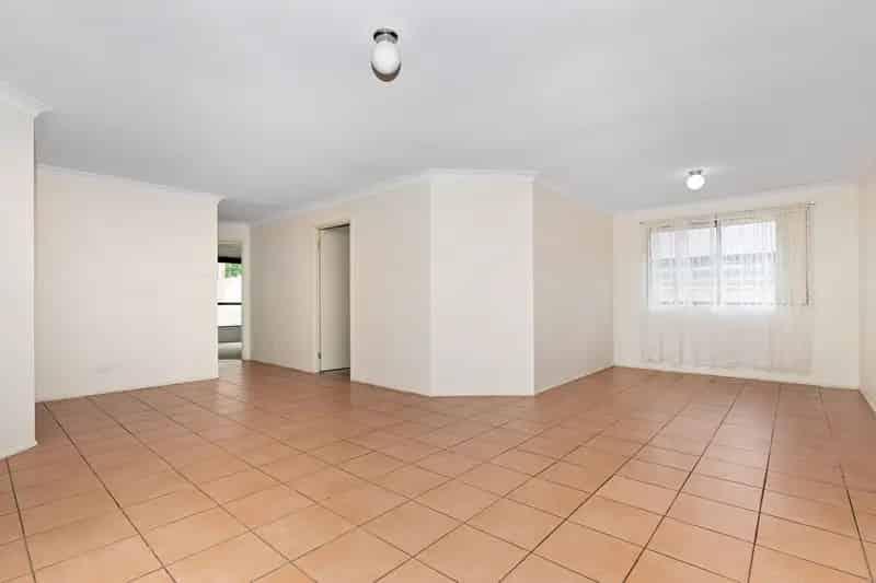 Lease 4 Bedroom House Gwandalan with Garden and Air Conditioning