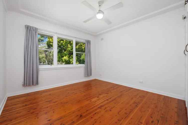 Classic 3-Bedroom Full-Brick Home in Killara