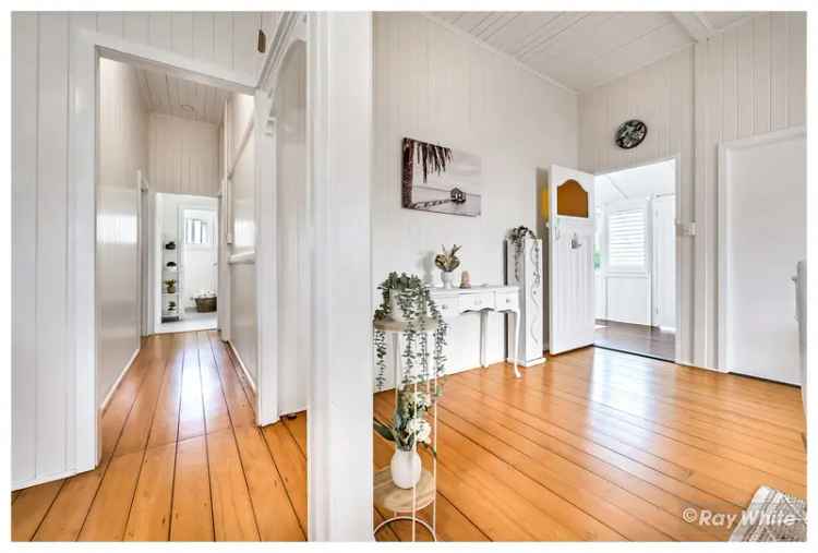 Beautifully Renovated Queenslander on a Large Block