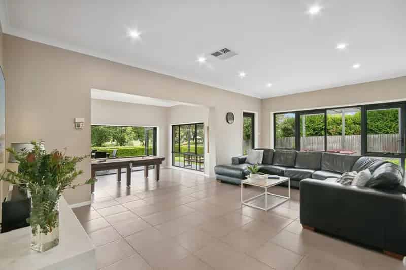 Premium buy house Nicholls overlooking Gold Creek Country Club