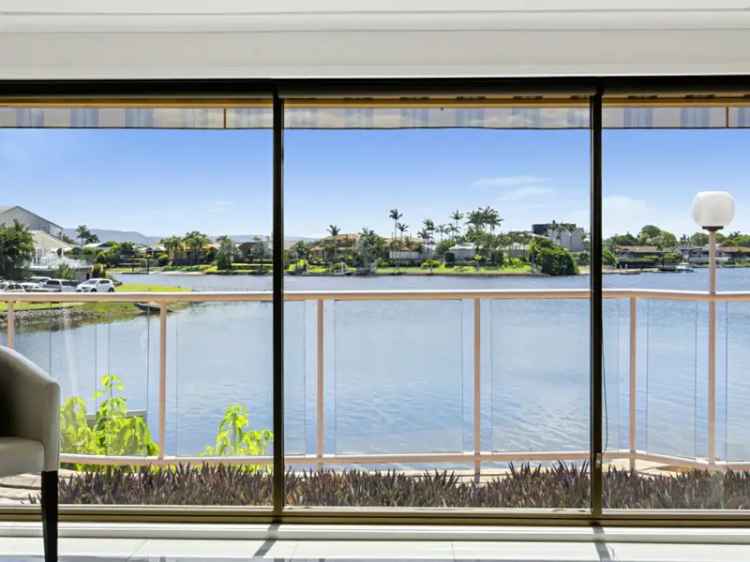 Rent Waterfront House in Mermaid Waters with Stunning Views and Spacious Living