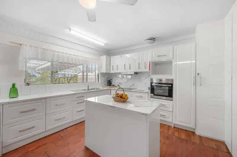 10 ACRES OF RURAL RETREAT HUGE PRICE REDUCTION NOW   $699,000