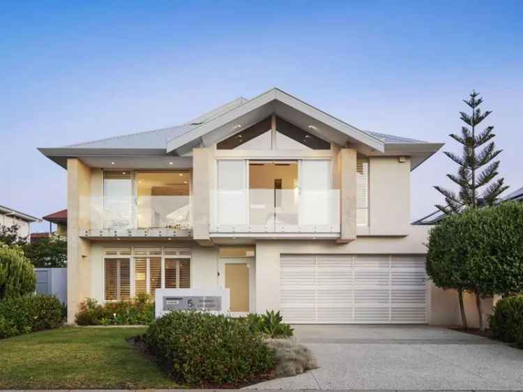 Luxury Ocean View Home in Iluka - 4 Beds 3 Baths Pool