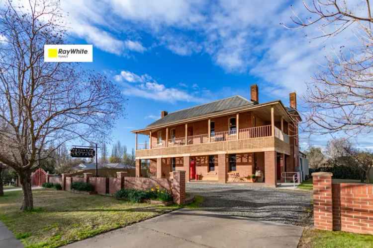 Iconic Tumut property